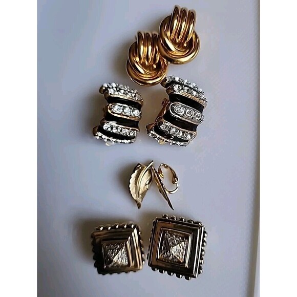 Vintage Clip-On Earrings 4Pairs  Gold  Tone Rhinestone Costume Jewelry - Picture 1 of 7